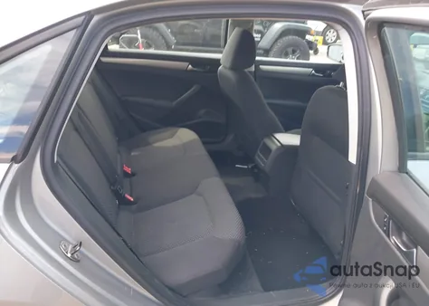 2013 Volkswagen Passat 2.5L S z USA, uszkodzony, nr VIN 1VWAP7A36DC066412